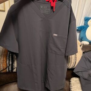 FIGS Men’s XXL Scrub Top